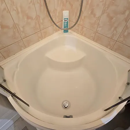 Madise Avenue Apartman *